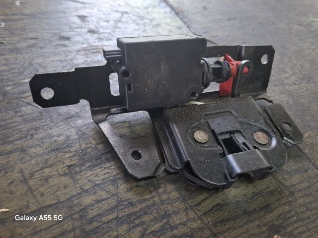 bontott BMW 3 E46 Csomagtérajtó Zárszerkezet