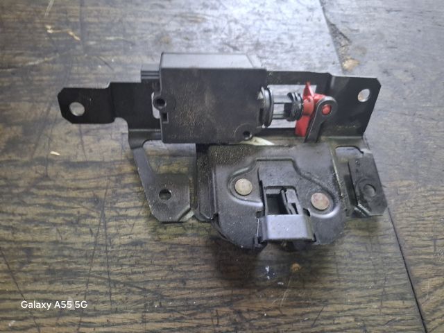 bontott BMW 3 E46 Csomagtérajtó Zárszerkezet