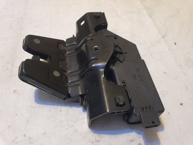 bontott BMW 3 E46 Csomagtérajtó Zárszerkezet