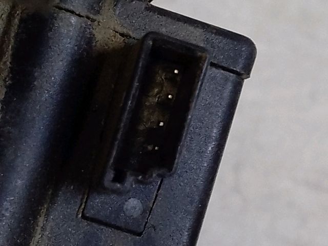 bontott BMW 3 E46 Csomagtérajtó Zárszerkezet