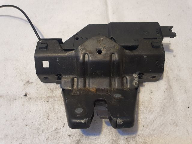 bontott BMW 3 E46 Csomagtérajtó Zárszerkezet