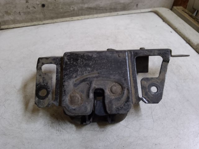 bontott BMW 3 E46 Csomagtérajtó Zárszerkezet