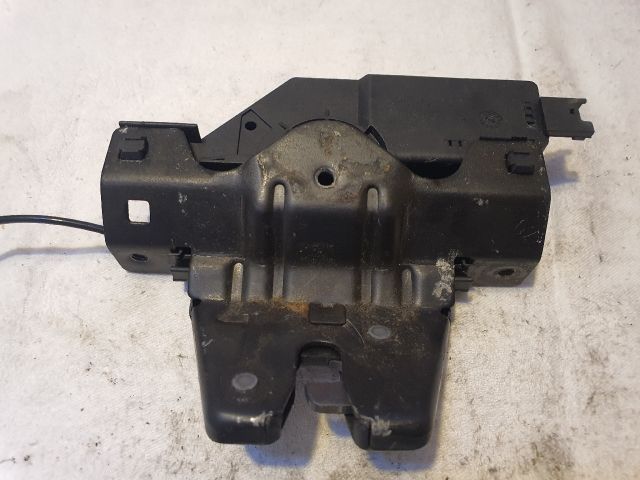 bontott BMW 3 E46 Csomagtérajtó Zárszerkezet