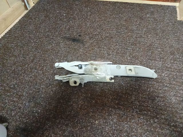 bontott BMW 3 E46 Csomagtérajtó Zsanér