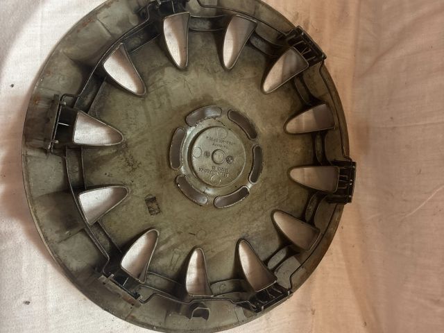 bontott BMW 3 E46 Dísztárcsa (1 db)