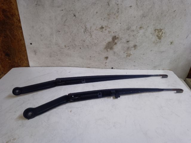bontott BMW 3 E46 Első Ablaktörlő Kar