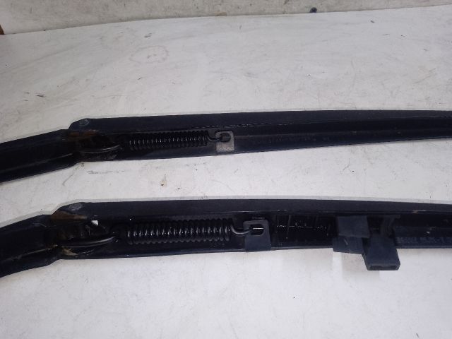 bontott BMW 3 E46 Első Ablaktörlő Kar