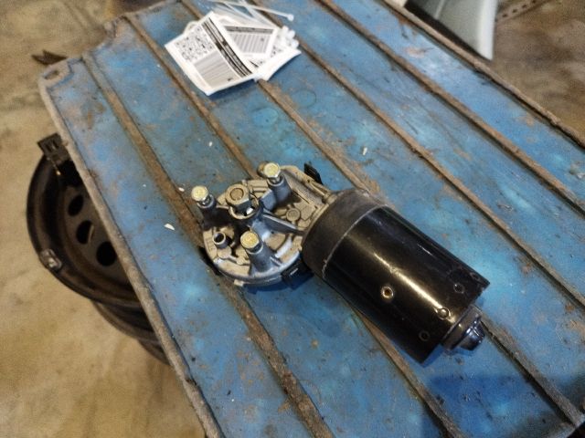 bontott BMW 3 E46 Első Ablaktörlő Motor