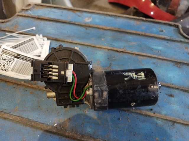 bontott BMW 3 E46 Első Ablaktörlő Motor