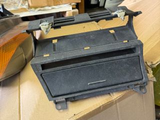 bontott BMW 3 E46 Első Hamutartó