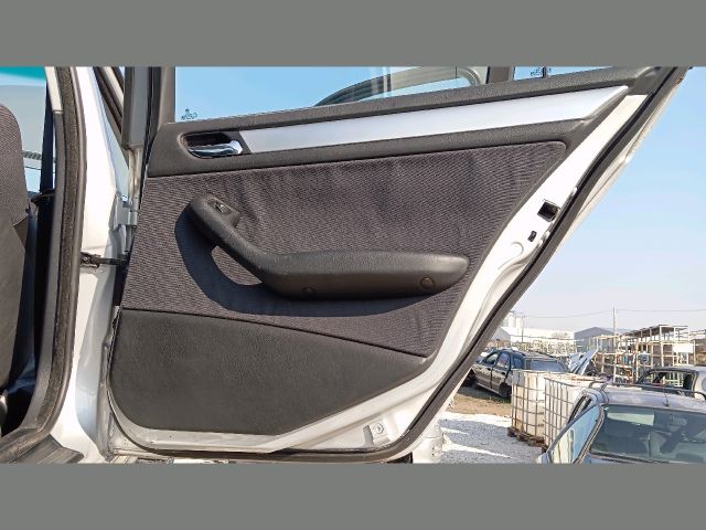 bontott BMW 3 E46 Első Hamutartó