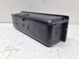 bontott BMW 3 E46 Első Hamutartó