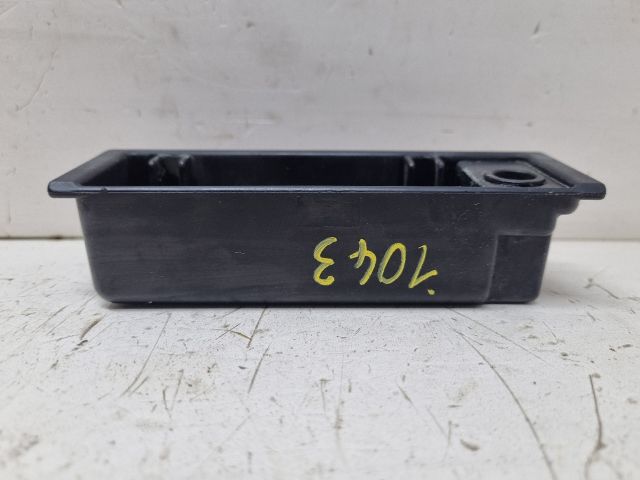 bontott BMW 3 E46 Első Hamutartó