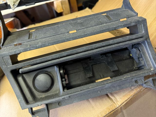 bontott BMW 3 E46 Első Hamutartó