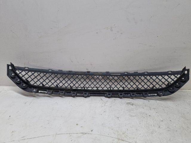 bontott BMW 3 E46 Első Lökhárító Alsó Középső Díszrács