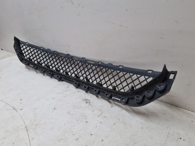 bontott BMW 3 E46 Első Lökhárító Alsó Középső Díszrács