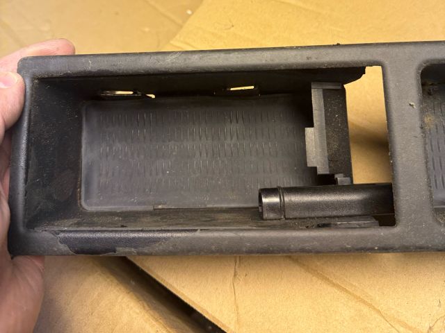 bontott BMW 3 E46 Első Tároló Rekesz