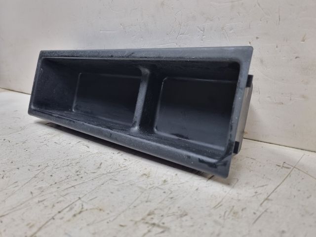 bontott BMW 3 E46 Első Tároló Rekesz