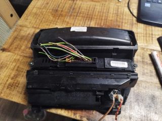 bontott BMW 3 E46 Első Tároló Rekesz