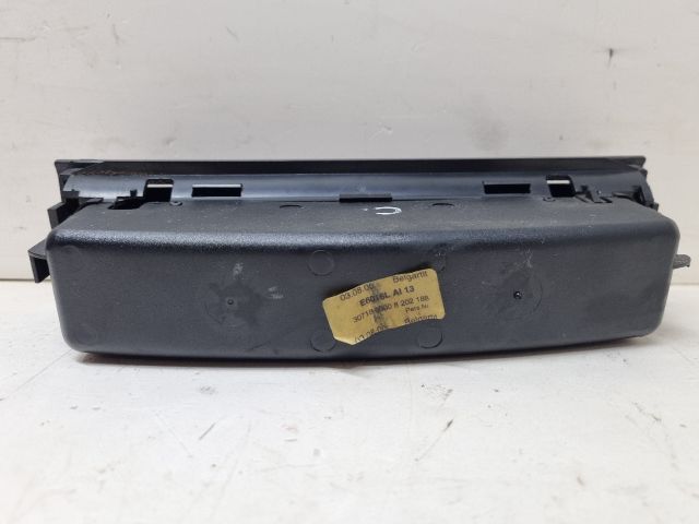 bontott BMW 3 E46 Első Tároló Rekesz