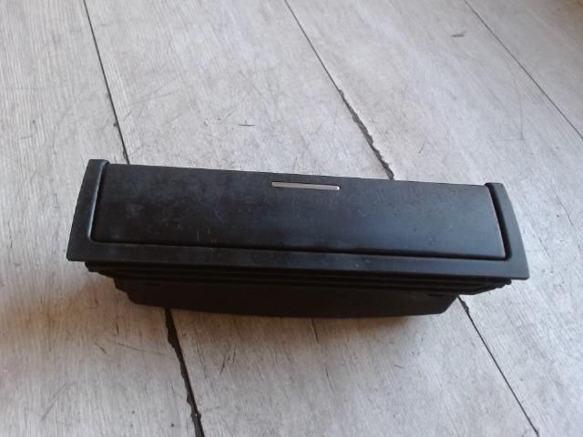 bontott BMW 3 E46 Első Tároló Rekesz