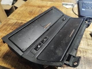 bontott BMW 3 E46 Első Tároló Rekesz
