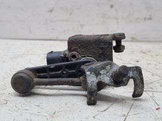 bontott BMW 3 E46 Első Xenon Szintszabályzó Jeladó