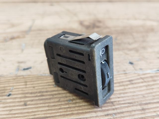 bontott BMW 3 E46 Fényszórómagasság Állító Kapcsoló