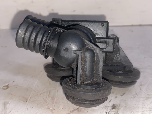 bontott BMW 3 E46 Fűtéscsap