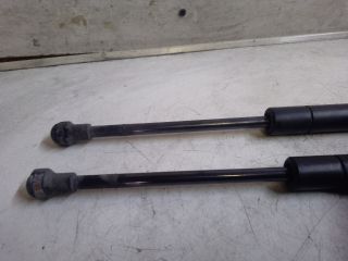 bontott BMW 3 E46 Gázrugós Kitámasztó Teleszkóp Motorháztető