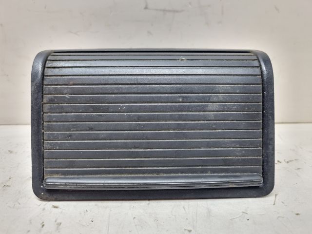 bontott BMW 3 E46 Hátsó Hamutartó