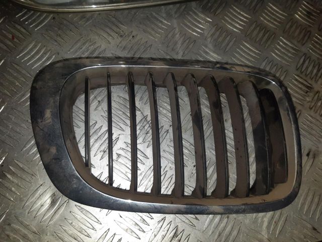 bontott BMW 3 E46 Hűtőrács