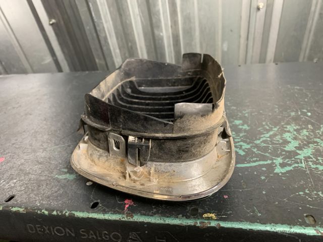 bontott BMW 3 E46 Hűtőrács