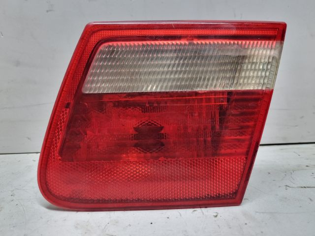 bontott BMW 3 E46 Jobb Belső Hátsó Lámpa