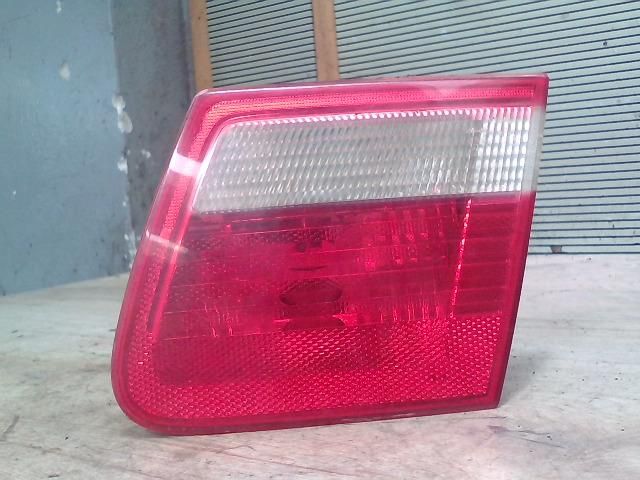 bontott BMW 3 E46 Jobb Belső Hátsó Lámpa