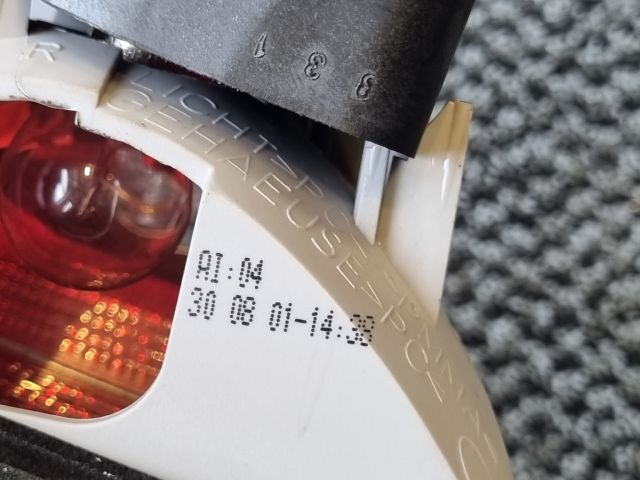 bontott BMW 3 E46 Jobb Belső Hátsó Lámpa