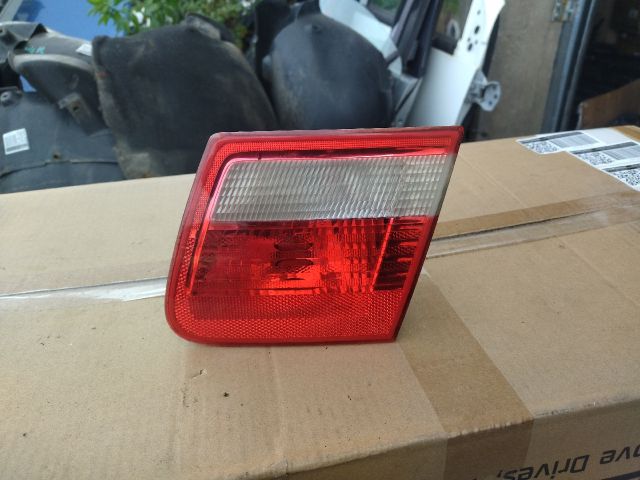 bontott BMW 3 E46 Jobb Belső Hátsó Lámpa