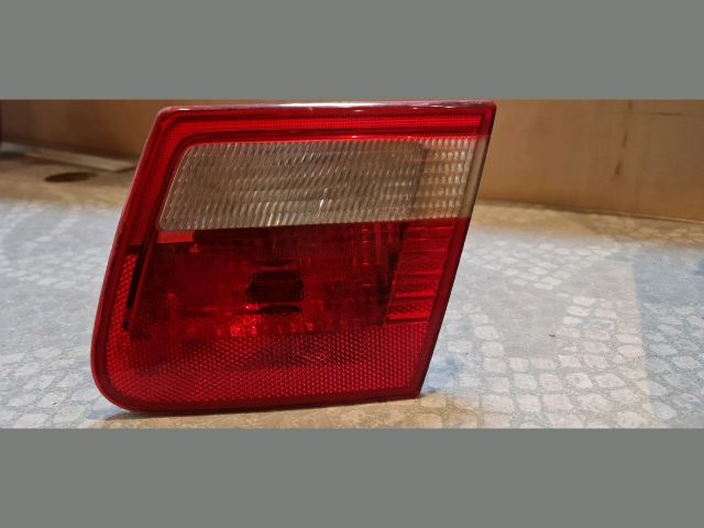 bontott BMW 3 E46 Jobb Belső Hátsó Lámpa