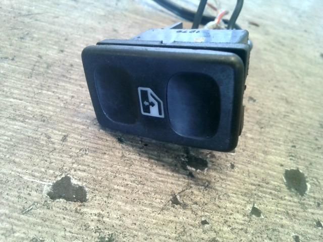 bontott BMW 3 E46 Jobb első Ablakemelő Kapcsoló