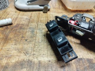 bontott BMW 3 E46 Jobb első Ablakemelő Kapcsoló