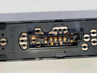 bontott BMW 3 E46 Jobb első Ablakemelő Kapcsoló