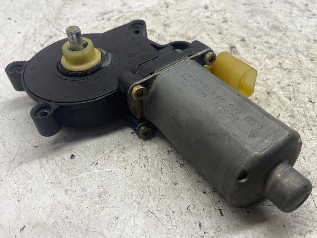 bontott BMW 3 E46 Jobb első Ablakemelő Motor