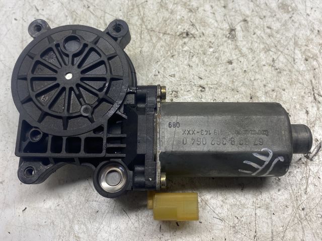 bontott BMW 3 E46 Jobb első Ablakemelő Motor
