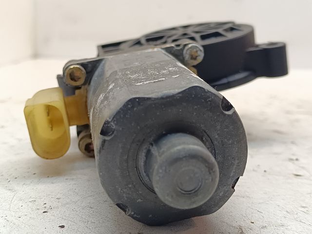 bontott BMW 3 E46 Jobb első Ablakemelő Motor