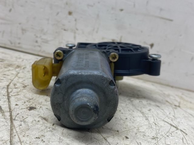 bontott BMW 3 E46 Jobb első Ablakemelő Motor