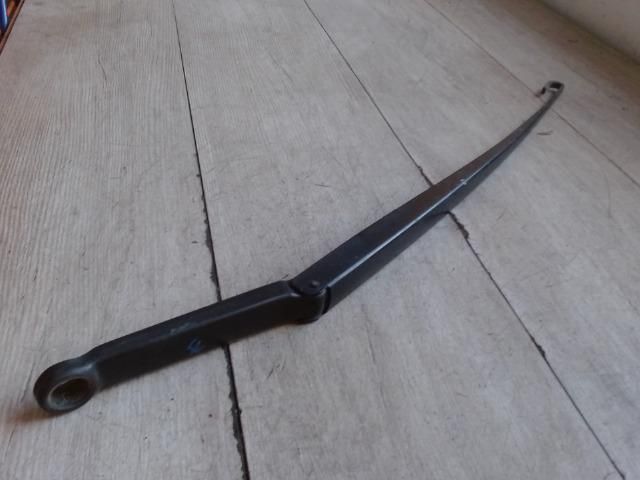 bontott BMW 3 E46 Jobb első Ablaktörlő Kar