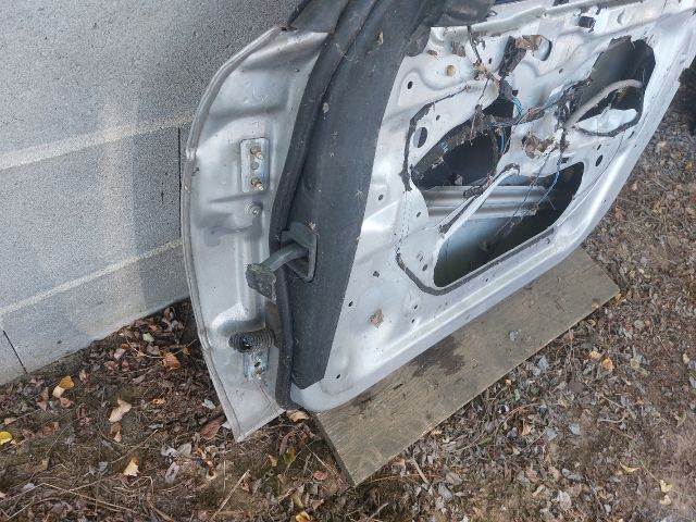 bontott BMW 3 E46 Jobb első Ajtó (Üres lemez)