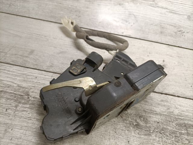 bontott BMW 3 E46 Jobb első Ajtózár