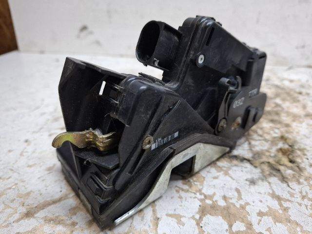 bontott BMW 3 E46 Jobb első Ajtózár