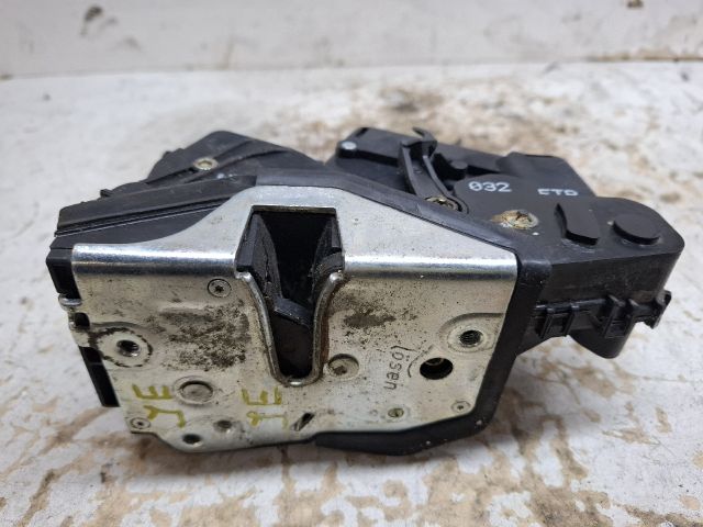 bontott BMW 3 E46 Jobb első Ajtózár